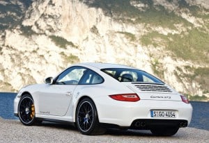 Porsche-911_Carrera_GTS_2011_800x600_wallpaper_0c-e1368564271112
